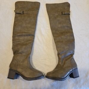 Knee High Boots Rue 21 Size Small 6/7 Womens Fall Fashion Winter